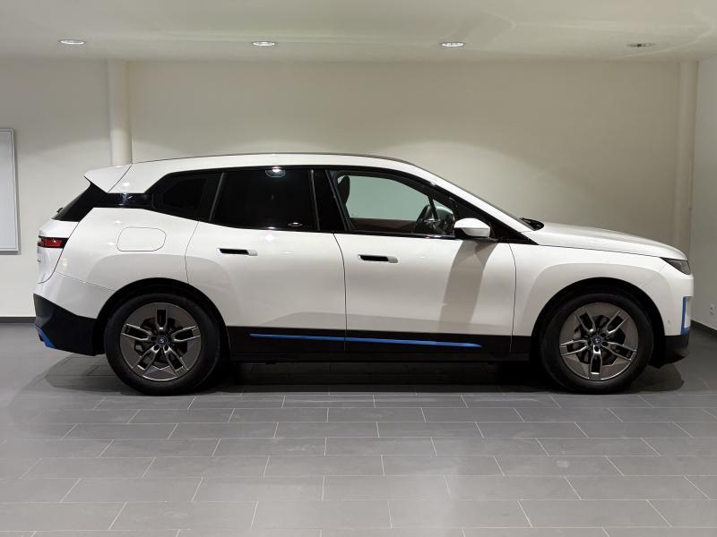 BMW iX xDrive 40